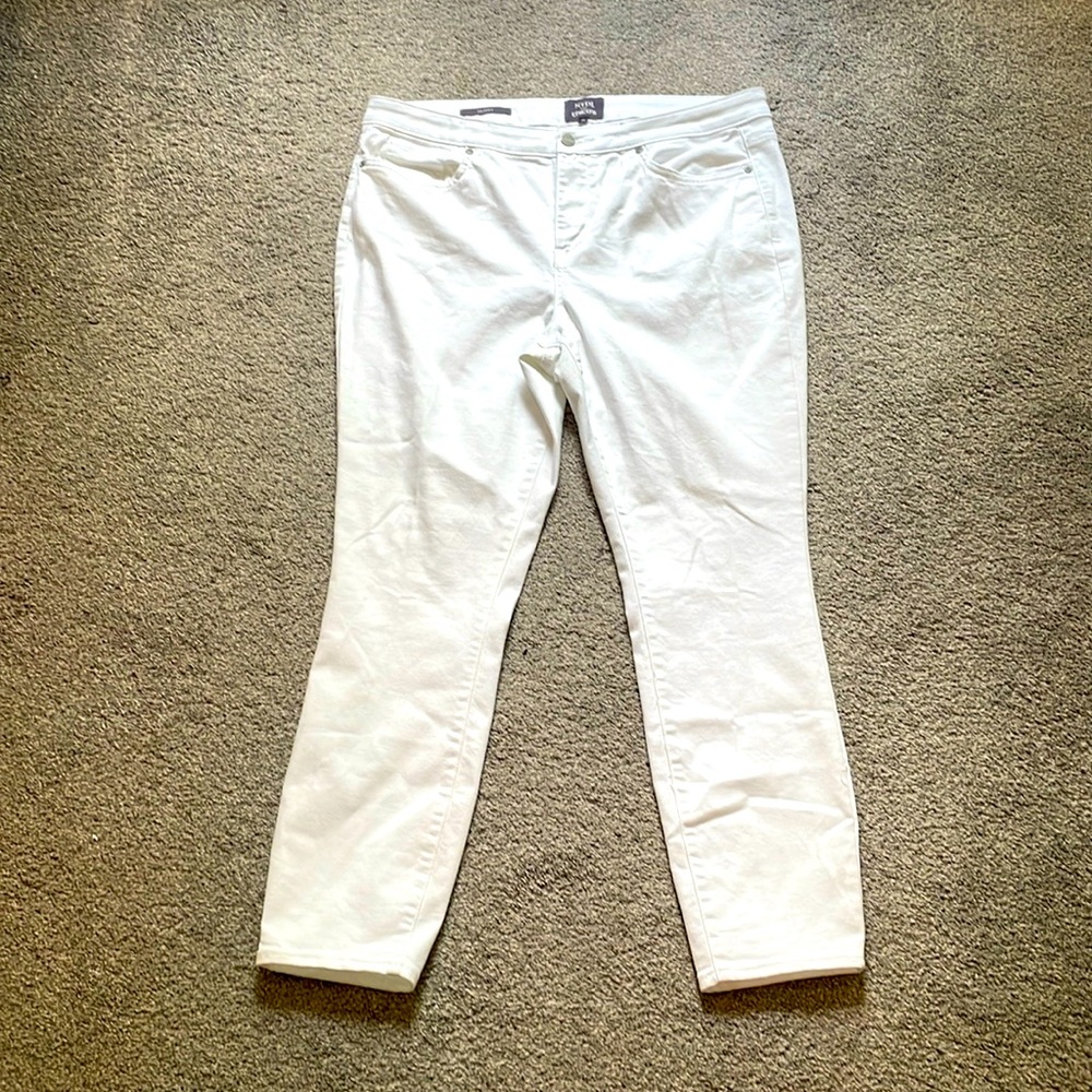 Chicos NYDJ white jeans like new